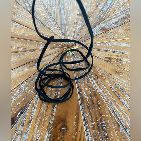 NIP Faux Suede Adjustable Wrap Choker - Picture 7 of 11